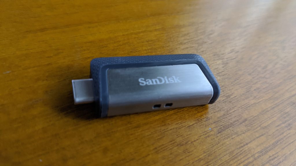 SanDisk製USB Type-Cフラッシュドライブの画像。