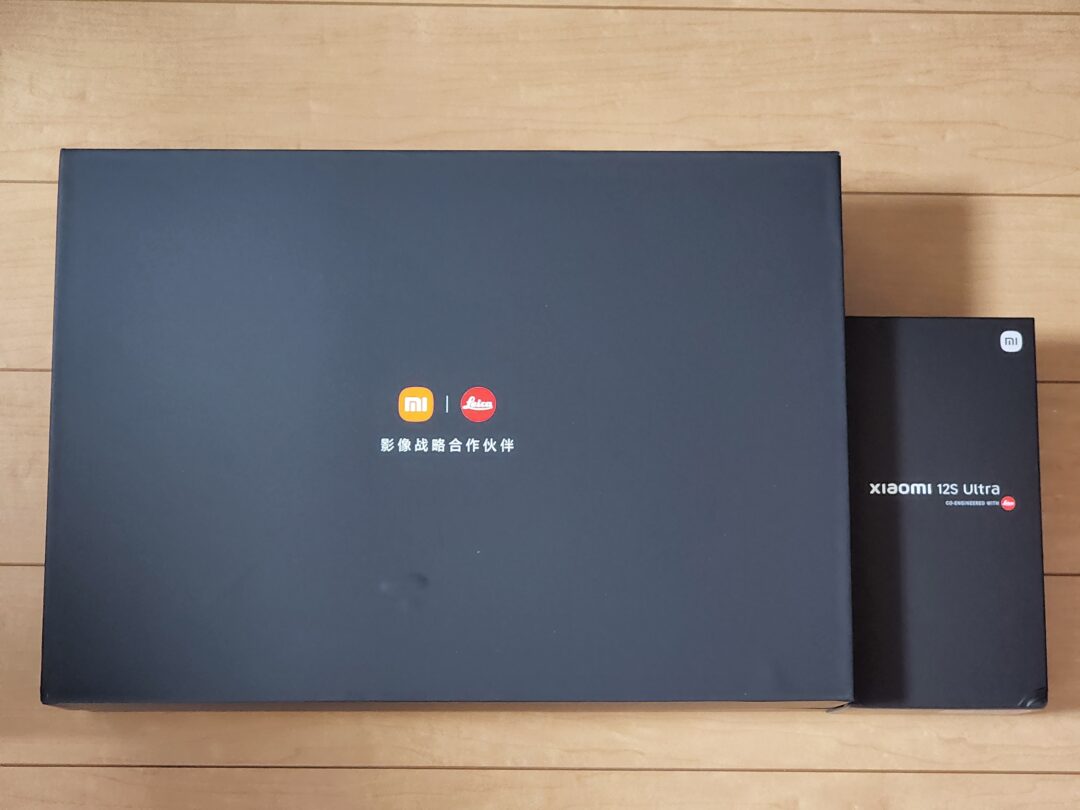 Xiaomi 12S Ultraのパッケージ画像。