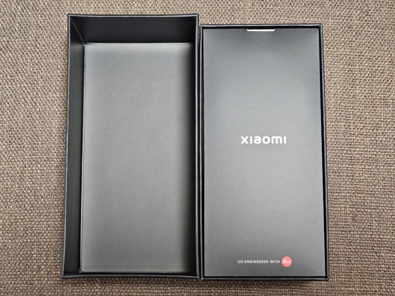 Xiaomi 13 Ultraの開封画像。