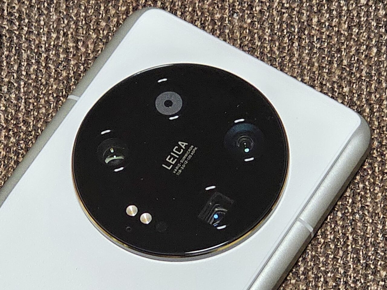 Xiaomi 13 Ultraのカメラ部分の写真。
